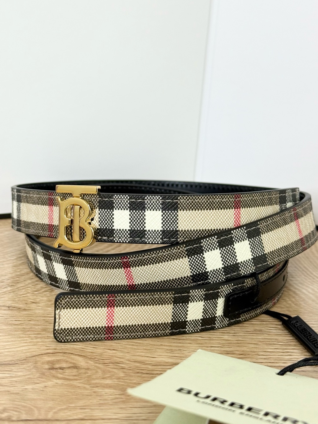 Burberry’s Women’s Tb Buckle Plaid Thin Leather Belt Size Small